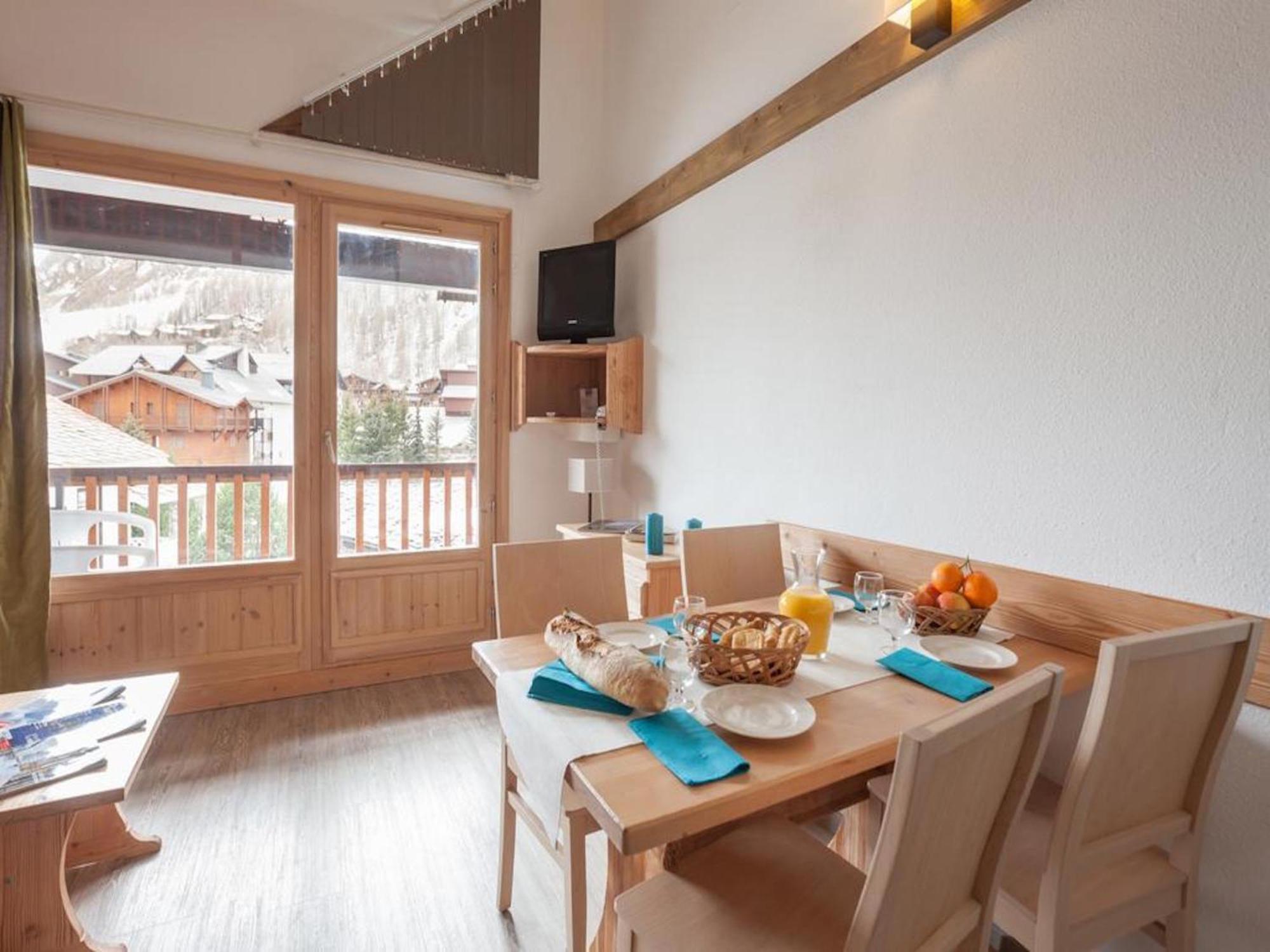 Residence & Spa Les Chalets De Solaise Val-dʼIsère Kamer foto